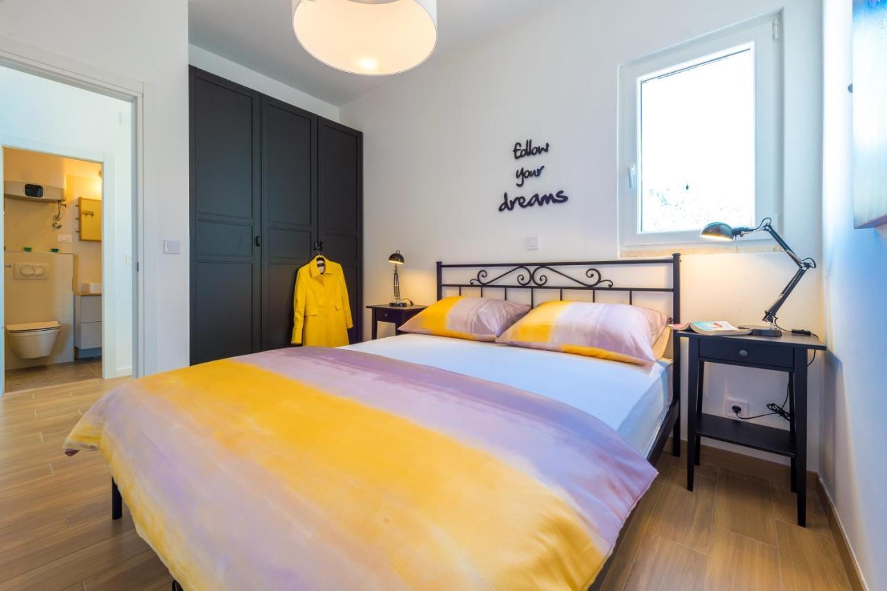 מליני Apartments Maris מראה חיצוני תמונה
